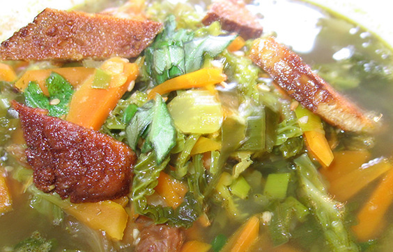 wärmende Suppe für die Vata-Zeit Ayurvedischer Steckrübeneintopf